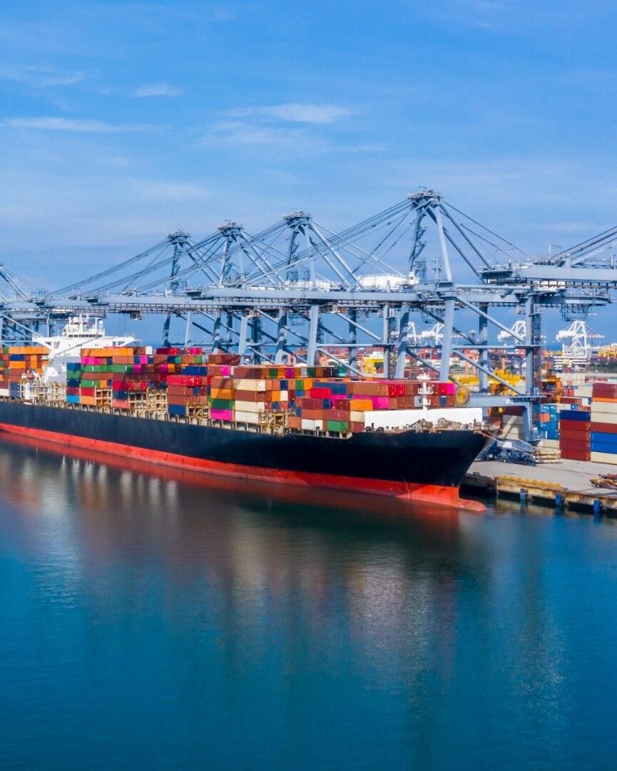 Acceso al puerto de altura